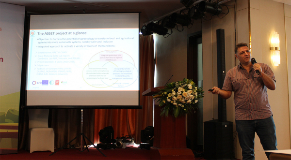 Dr. Pascal Lienhard, CIRAD, sharing insights from the ASSET project © Linh Vo, CIRAD